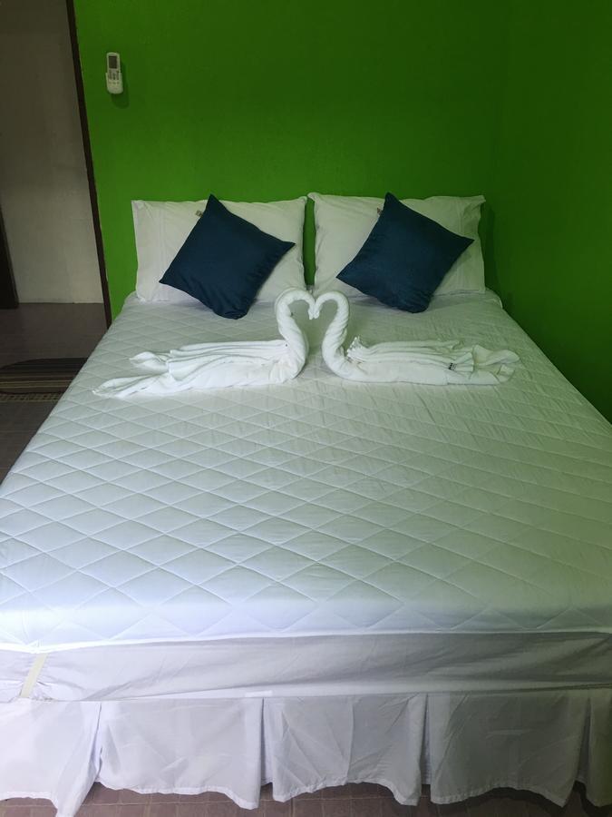 Hero Phuket Bed & Breakfast Nai Yang Exterior photo